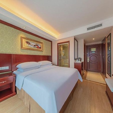 Yichang Vienna Hotel Wanda Branch Ngoại thất bức ảnh
