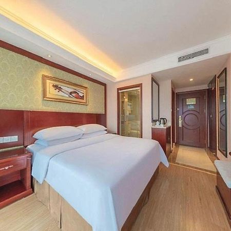 Yichang Vienna Hotel Wanda Branch Ngoại thất bức ảnh