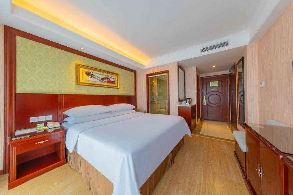 Yichang Vienna Hotel Wanda Branch Ngoại thất bức ảnh