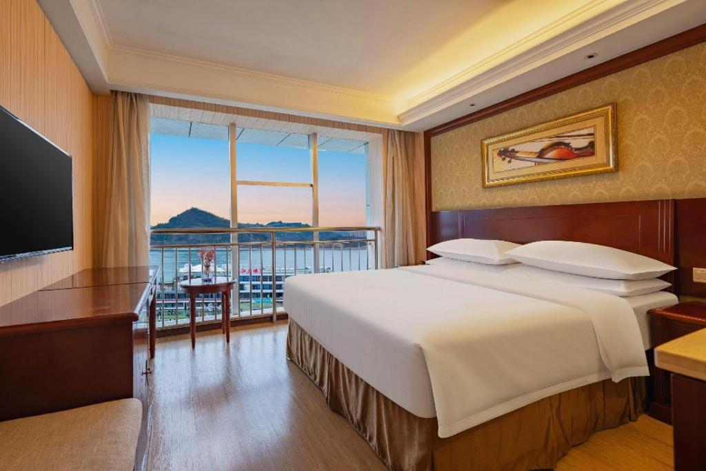 Yichang Vienna Hotel Wanda Branch Ngoại thất bức ảnh