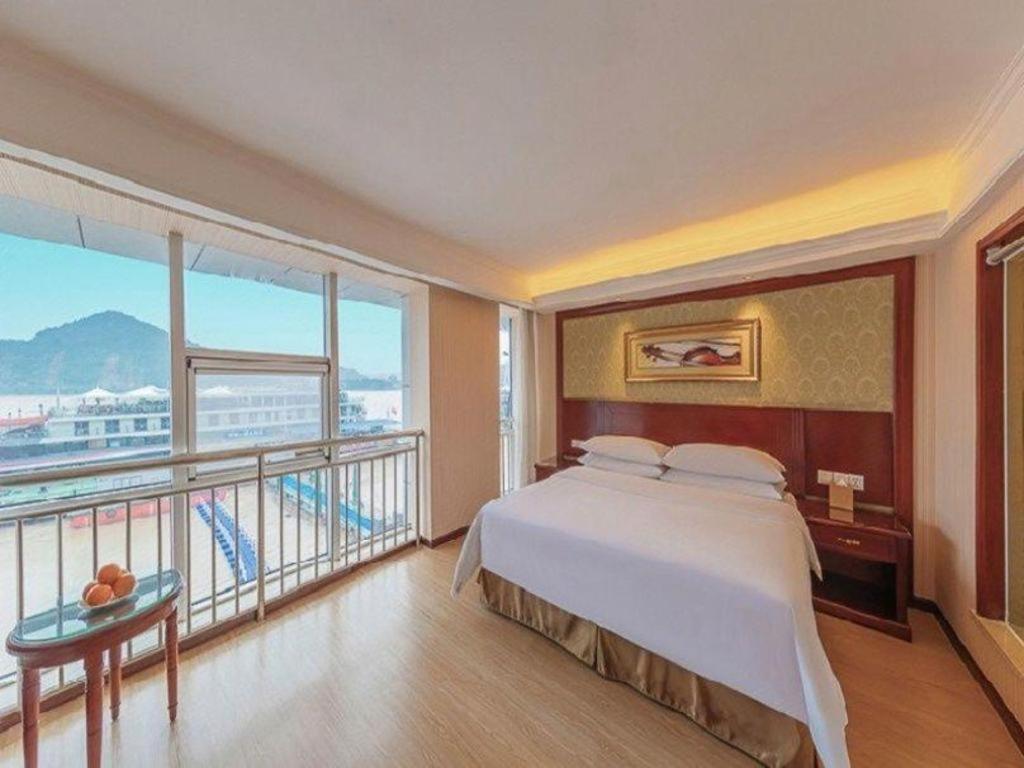 Yichang Vienna Hotel Wanda Branch Ngoại thất bức ảnh