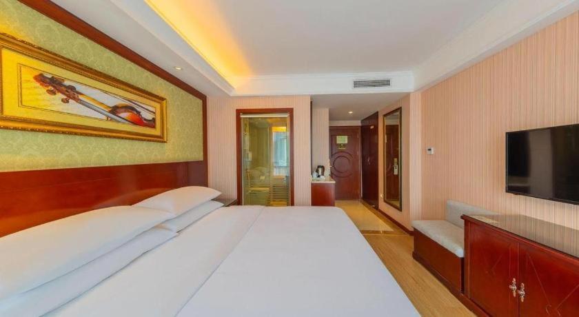 Yichang Vienna Hotel Wanda Branch Ngoại thất bức ảnh