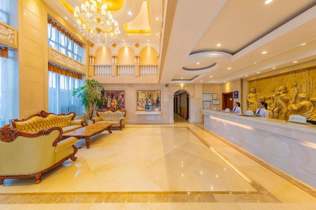 Yichang Vienna Hotel Wanda Branch Ngoại thất bức ảnh