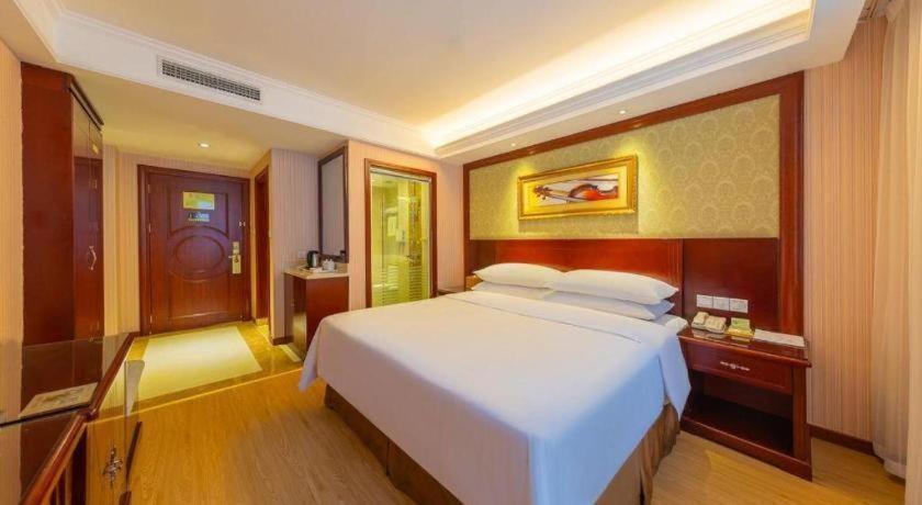 Yichang Vienna Hotel Wanda Branch Ngoại thất bức ảnh