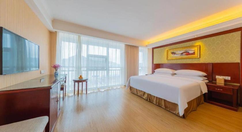 Yichang Vienna Hotel Wanda Branch Ngoại thất bức ảnh