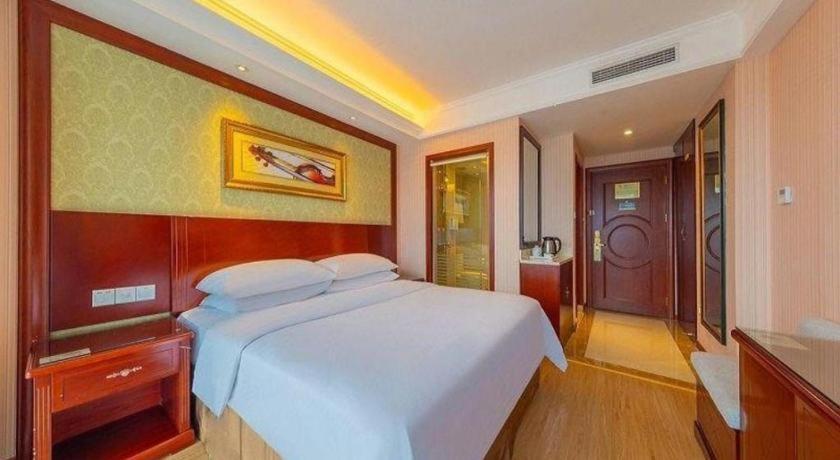 Yichang Vienna Hotel Wanda Branch Ngoại thất bức ảnh